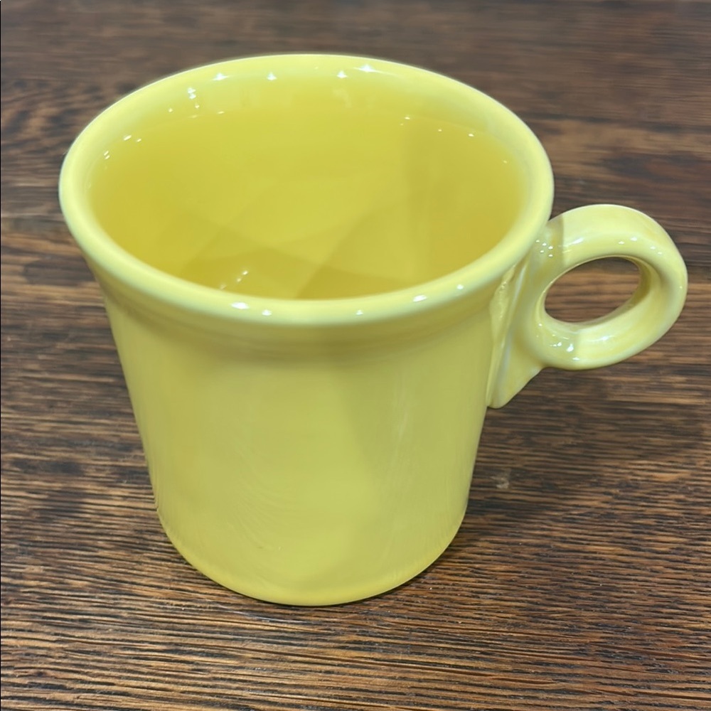 Fiestaware‎ yellow coffee mug Tom & Jerry ring handle